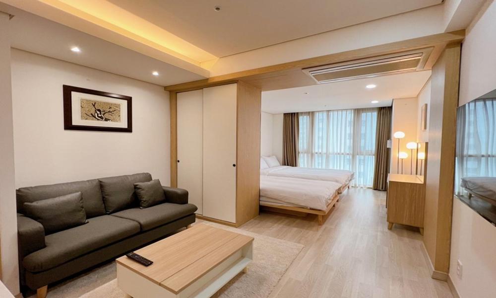 Busan Centurn Victoria Hotel Екстер'єр фото